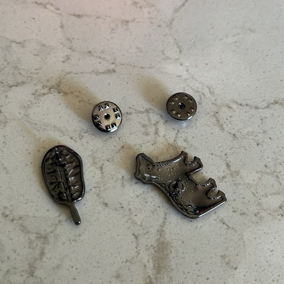 NWT Princess Highway Bear We Go Brooch Set - Picture 7 of 8